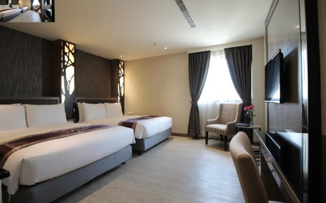 J Hotel