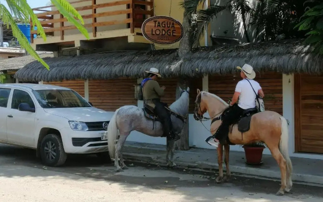 Tagua Lodge Hostel Manglaralto