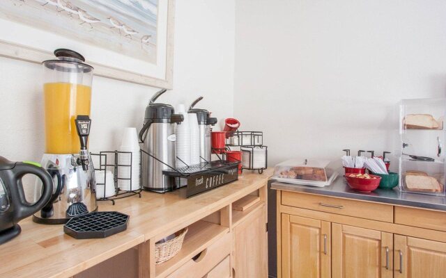 Coastal Inn by OYO Lincoln City - Oregon Coast Hwy