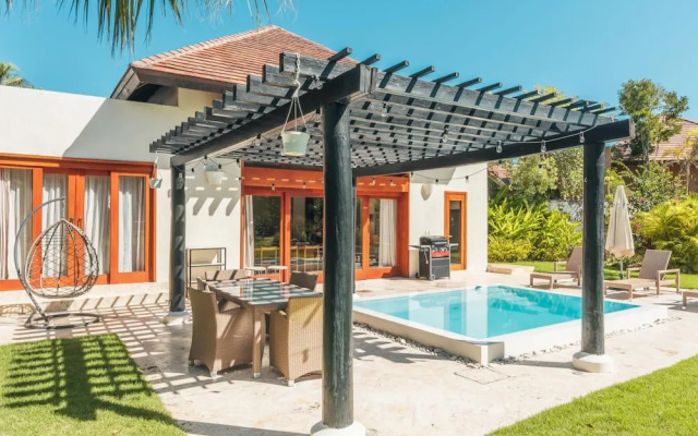 Awesome Bungallow w Pool BBQ in Green Village CC