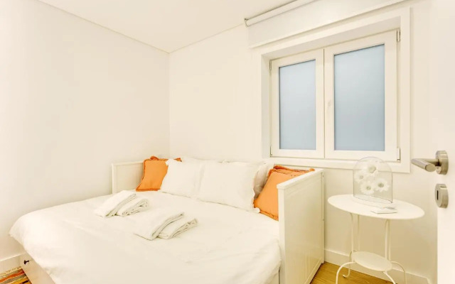 Wood Premium Downtown Apartment by DA'HOME