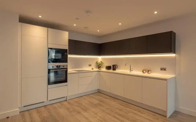 2br-sleeps4-parking-central-cityview