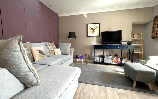 Thistle Apartment, Main street, Golspie