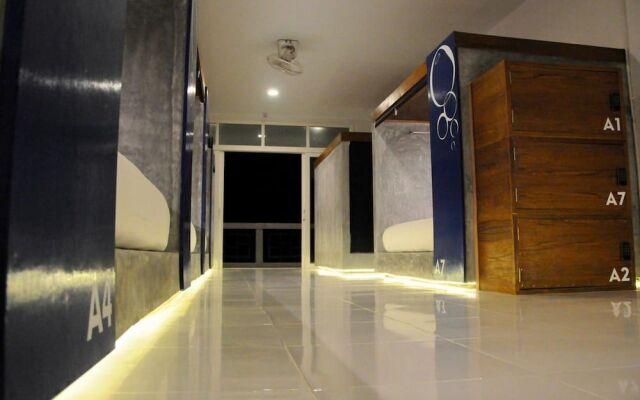 Oasis Hotel-Pods - Adults Only