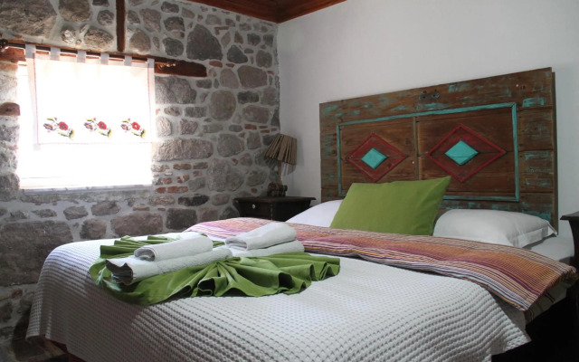 Bergama Tas Konak