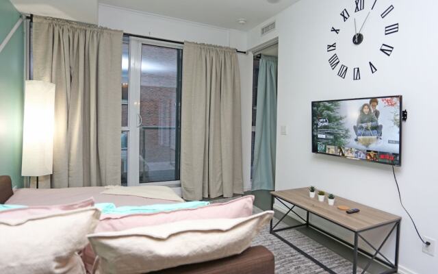 Marvelous 2 Bdrm in Downtown Toronto