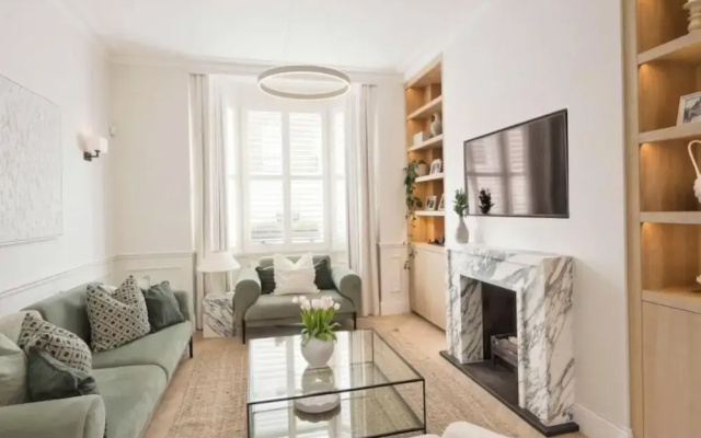 Luxury Shawfield Apartment in London
