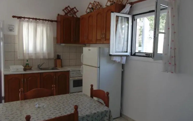 Marina Apartments &amp; Studios