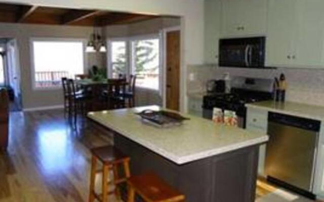 RedAwning A Panoramic Lakeview