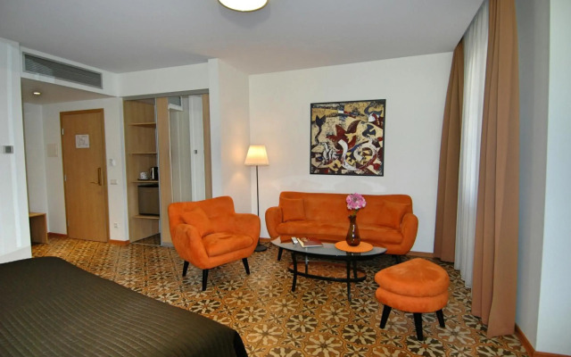 City Gate Hotel