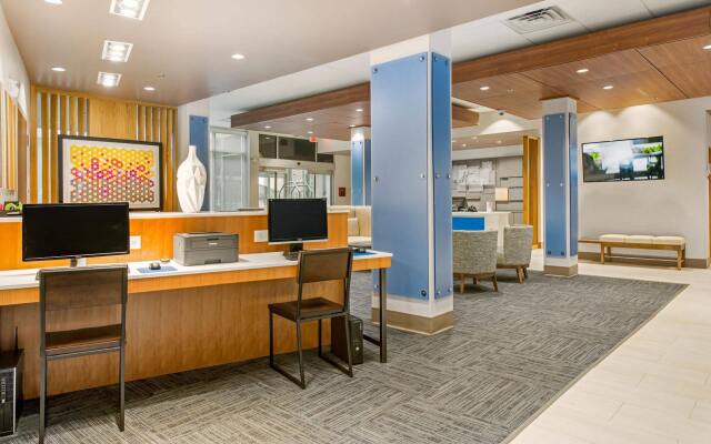 Holiday Inn Express & Suites Carrollton West by IHG