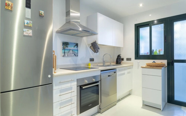 2193-Moderno apto con terraza vista al mar