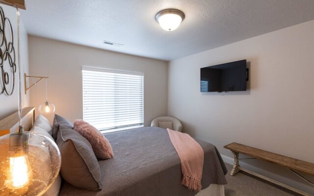 Sunset at Snow Canyon by RedAwning