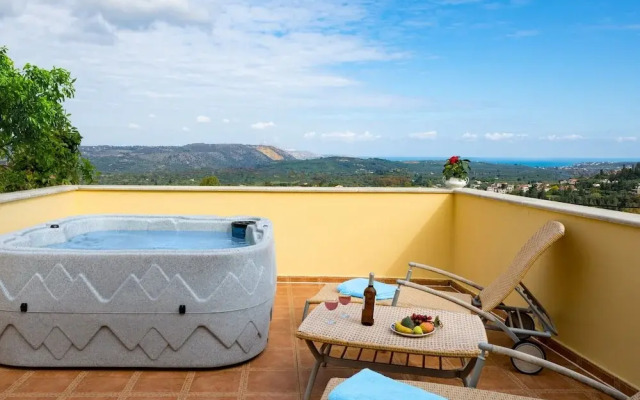 Charming Holiday Home in Maheri