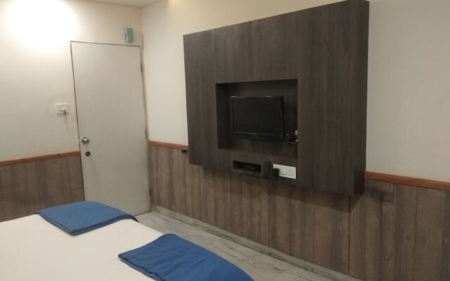 JK Rooms 111 Hotel Shivala