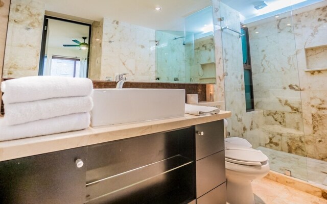 Las Brisas 401 3 Bedroom Condo by RedAwning