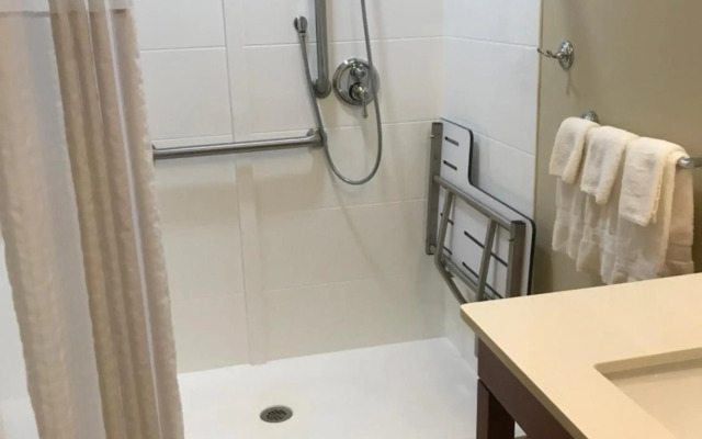 Comfort Suites