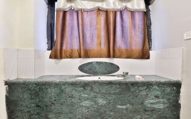 OYO 10501 Hotel Amber