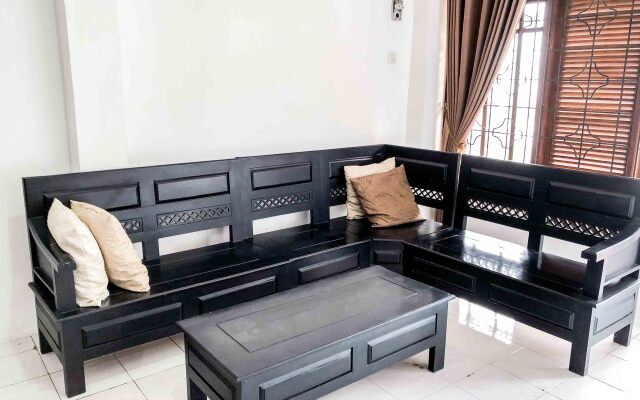 RedDoorz near Eco Green Park Batu