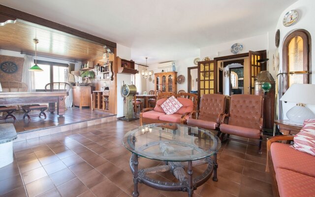 Gallery Villa 650M From The Beach(R81)