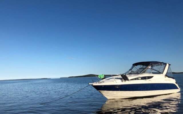 Stunning 2-bed Boat in Dreverna