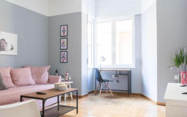 Chic and Cosy Flat in Plaka by UPSTREET