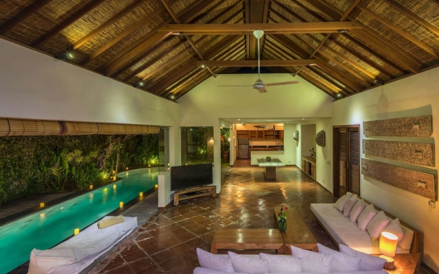 Bali Villa Near the Beach, 2064 – Pool – Kuta