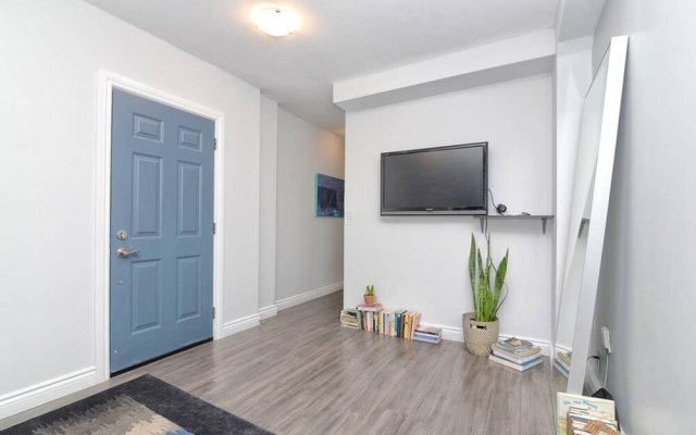 1 Bedroom Loft Style Apartment in Leslieville
