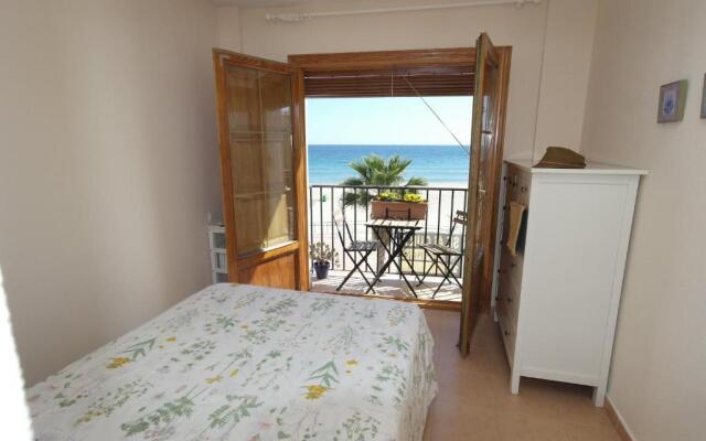 Ar2b, Coqueto Apartamento En Primera Línea de Playa