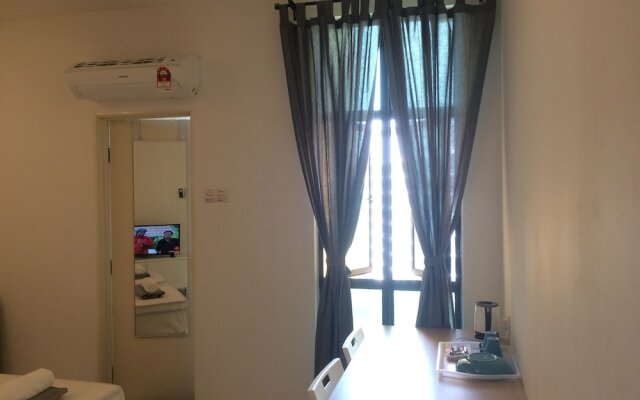 Lawang Suite Corner Roomstay 1