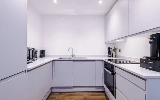 Impeccable 2-bed Apartment in Salford