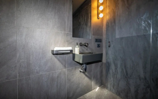 North Mountain View Suites