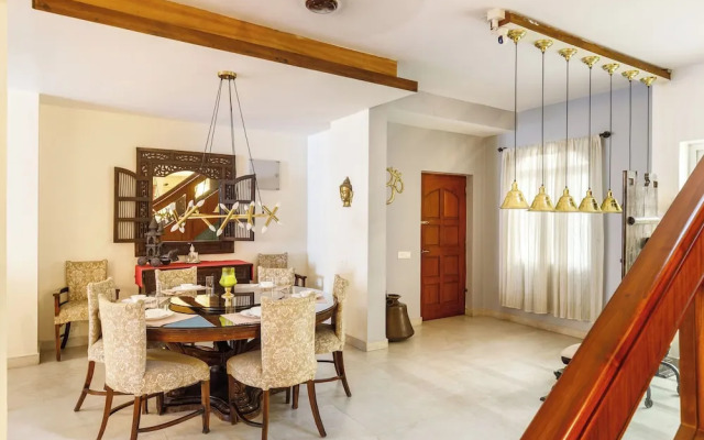 Casabelle by Redolivenr UB City Luxury Apt