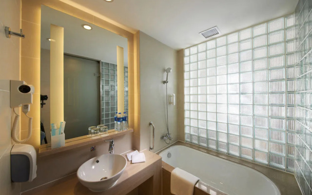 Holiday Inn Express Zhengzhou Airport, An Ihg Hotel