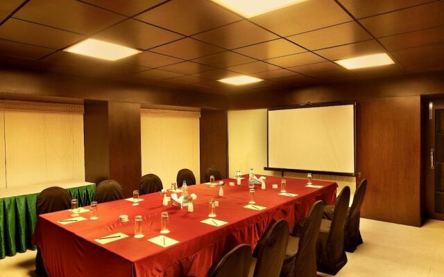 Hotel The Golden Oak Central by Citrus Prime