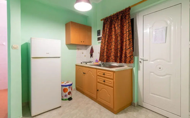 Ni-Mar Studios & Apartments