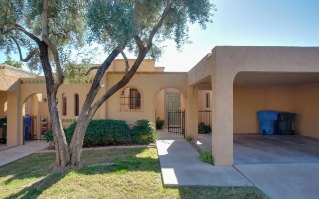 Phoenix Home: Golf, Hike, & Explore Downtown!