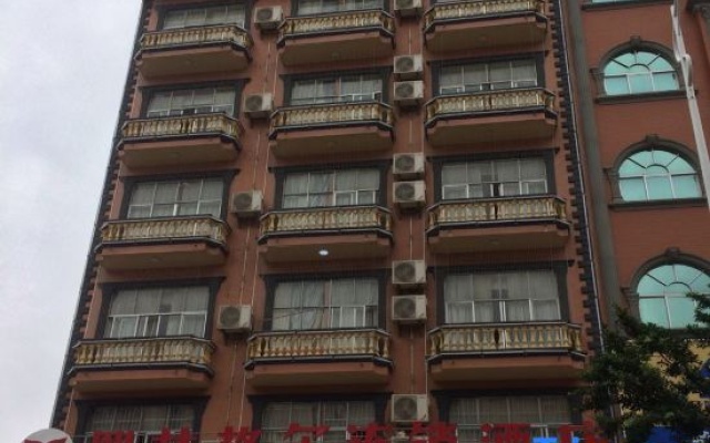 Hee Lingle Hotel Chains — 2-star hotel in Fangchenggang
