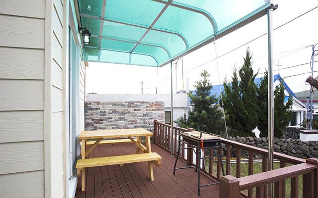 Seogwipo Wolpyeong I-kiz Pension