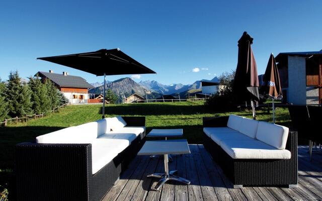 Spacious Apartment 500 m. From the Slopes of Les Sybelles