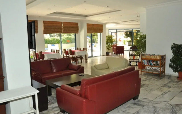 Almera Aparthotel
