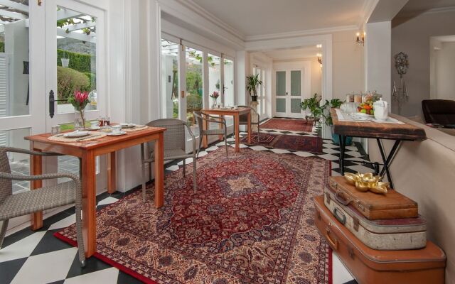 Malayla Guesthouse - Adults Only