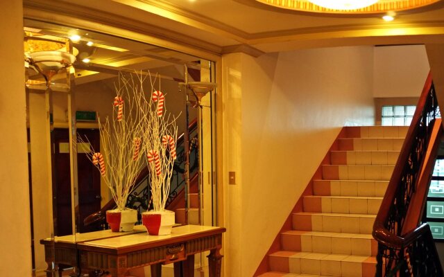 Orange Grove Hotel