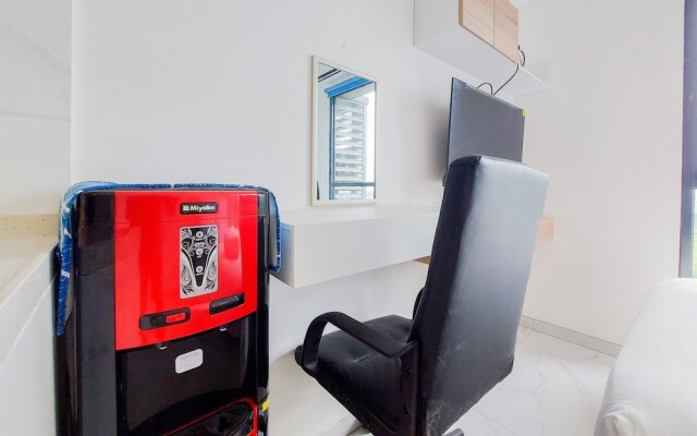 Homey And Cozy Studio Sky House Alam Sutera Apartment