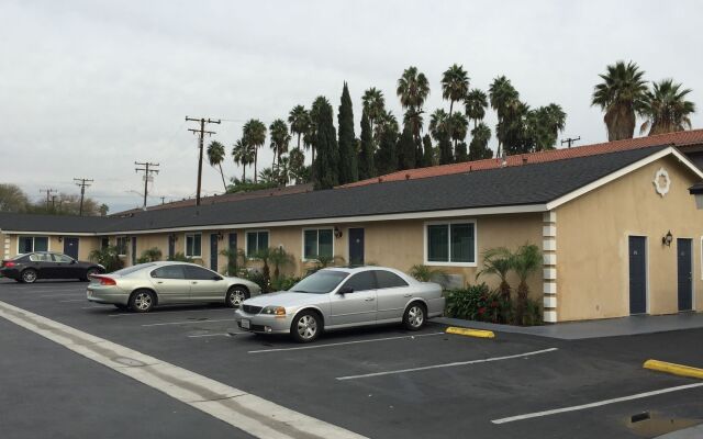 Walnut Inn & Suites West Covina