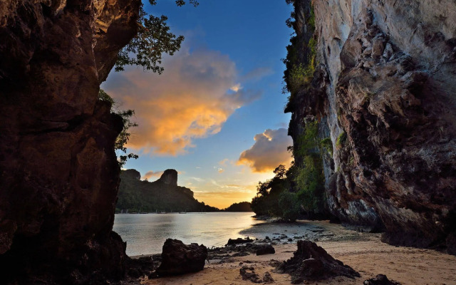 Sunrise Tropical Resort