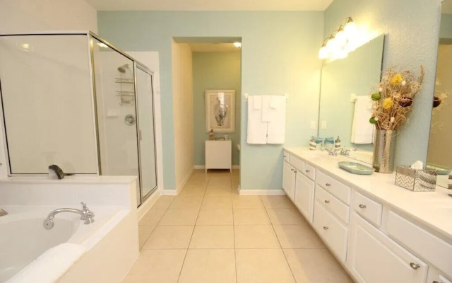 6-203 3 Bedroom Condo by Redawning