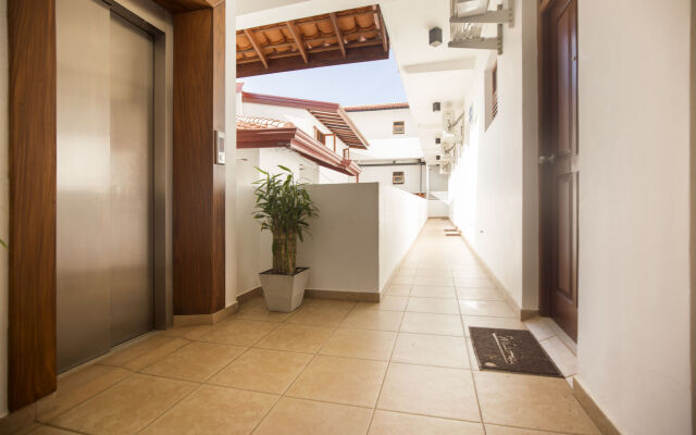 Rockside Beach Resort