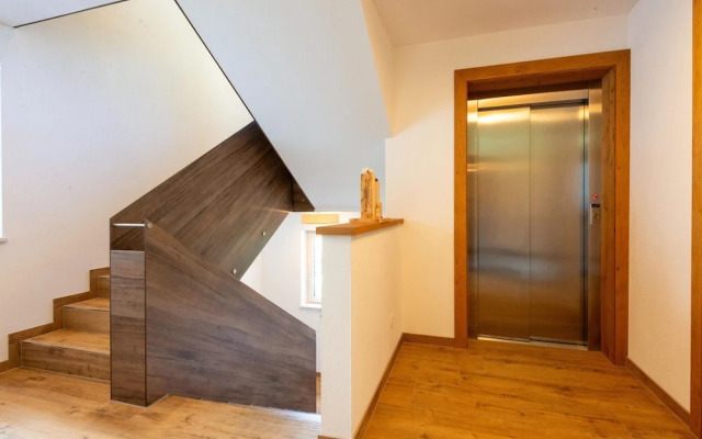 Attractive Flat With Beautiful Views