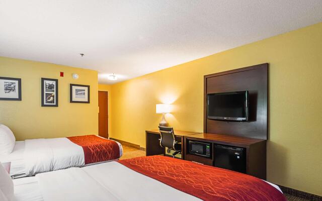 Comfort Inn & Suites Dayton Northwest - Englewood